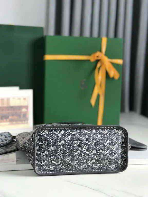 Goyard Bag 